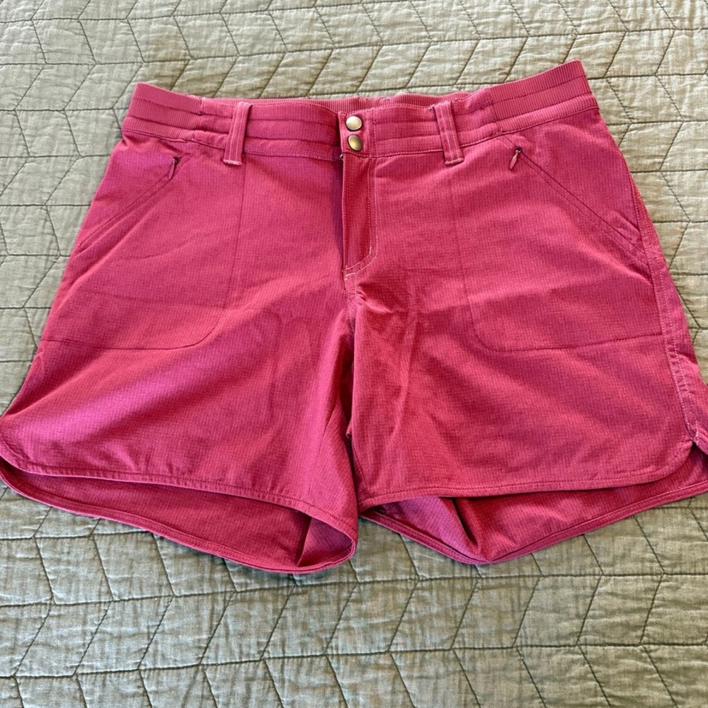 Kuhl Women's berry Shorts size 10